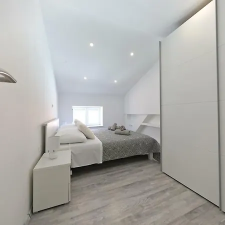 Three Wells * Ζαντάρ