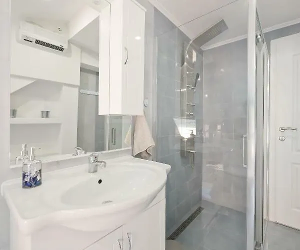 Three Wells Апартаменты